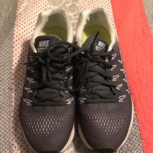 Women’s Nike Zoom sneakers